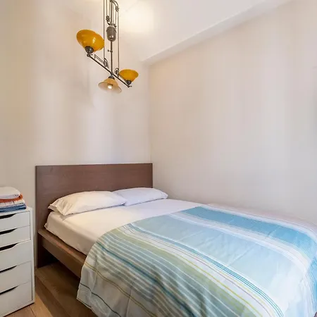 3-bedroom With Ac And Elevator *