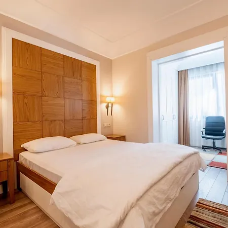 3-bedroom With Ac And Elevator Διαμέρισμα