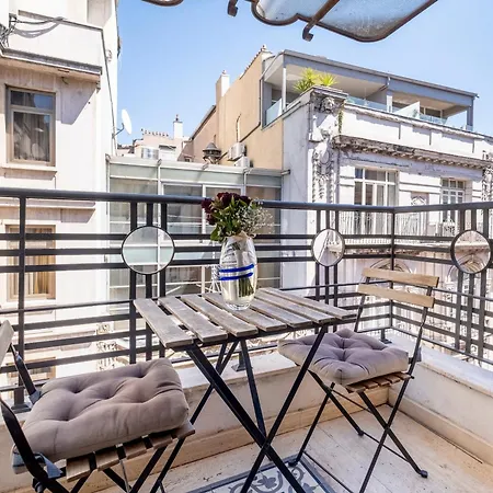 3-bedroom With Ac And Elevator Διαμέρισμα